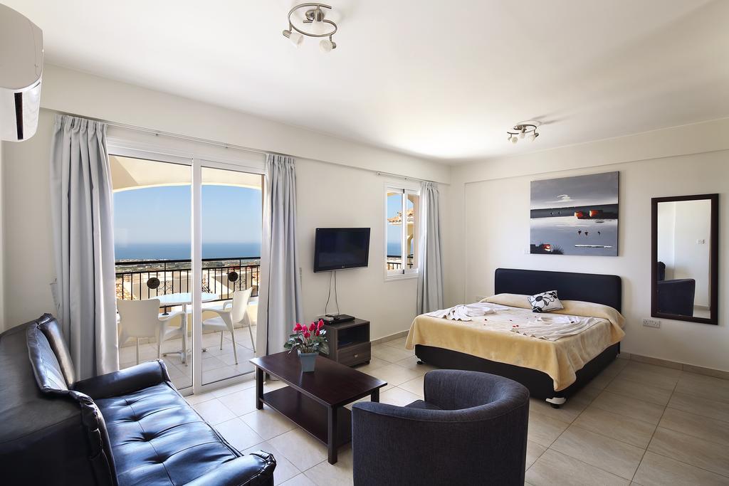 Club St. George (Adults Only) Aparthotel Trimitusa Buitenkant foto