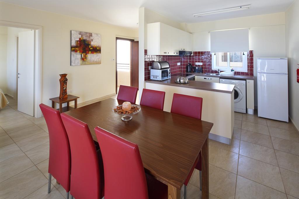Club St. George (Adults Only) Aparthotel Trimitusa Buitenkant foto