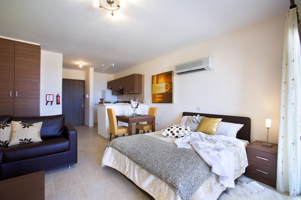 Club St. George (Adults Only) Aparthotel Trimitusa Buitenkant foto
