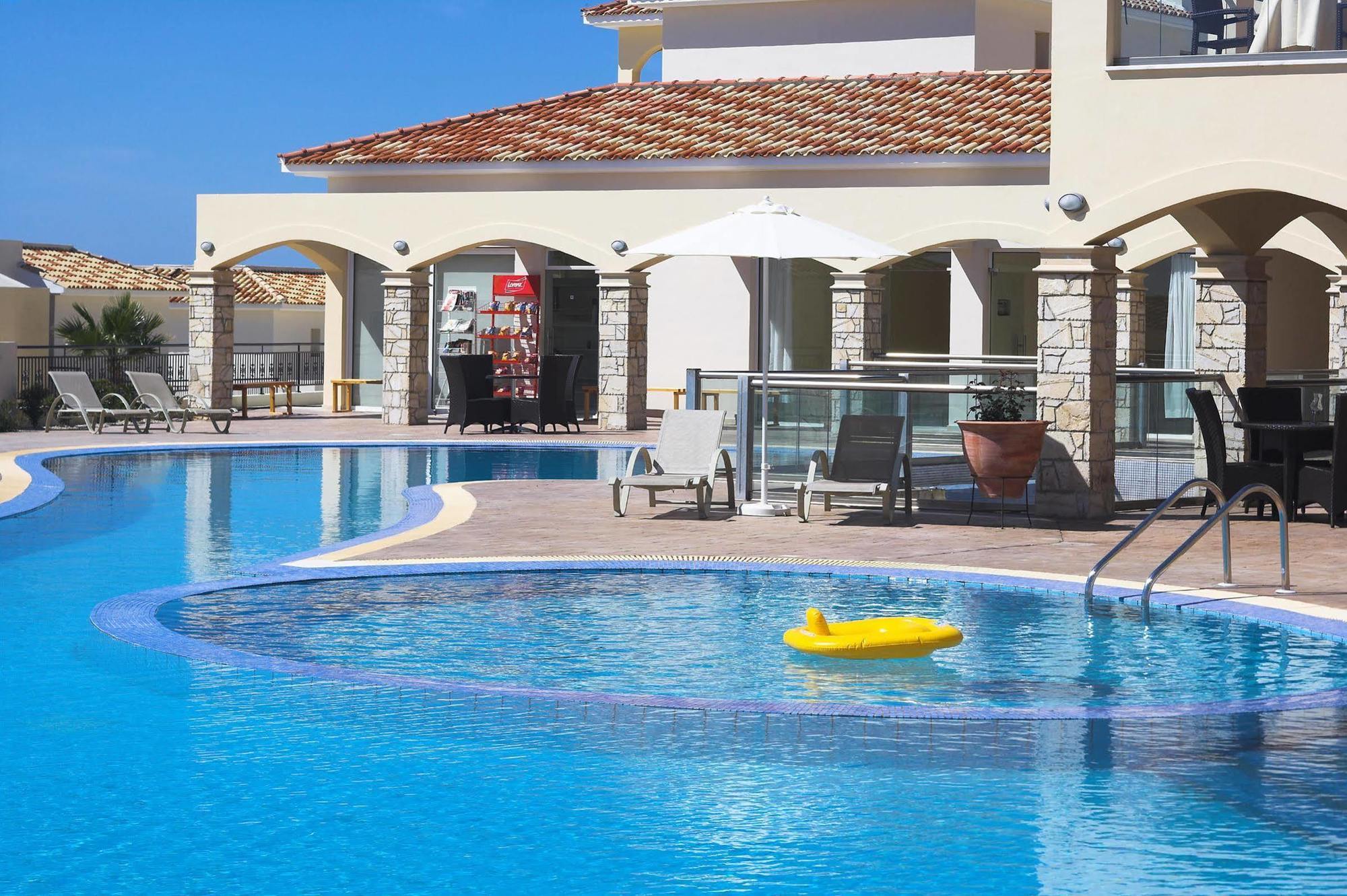 Club St. George (Adults Only) Aparthotel Trimitusa Buitenkant foto