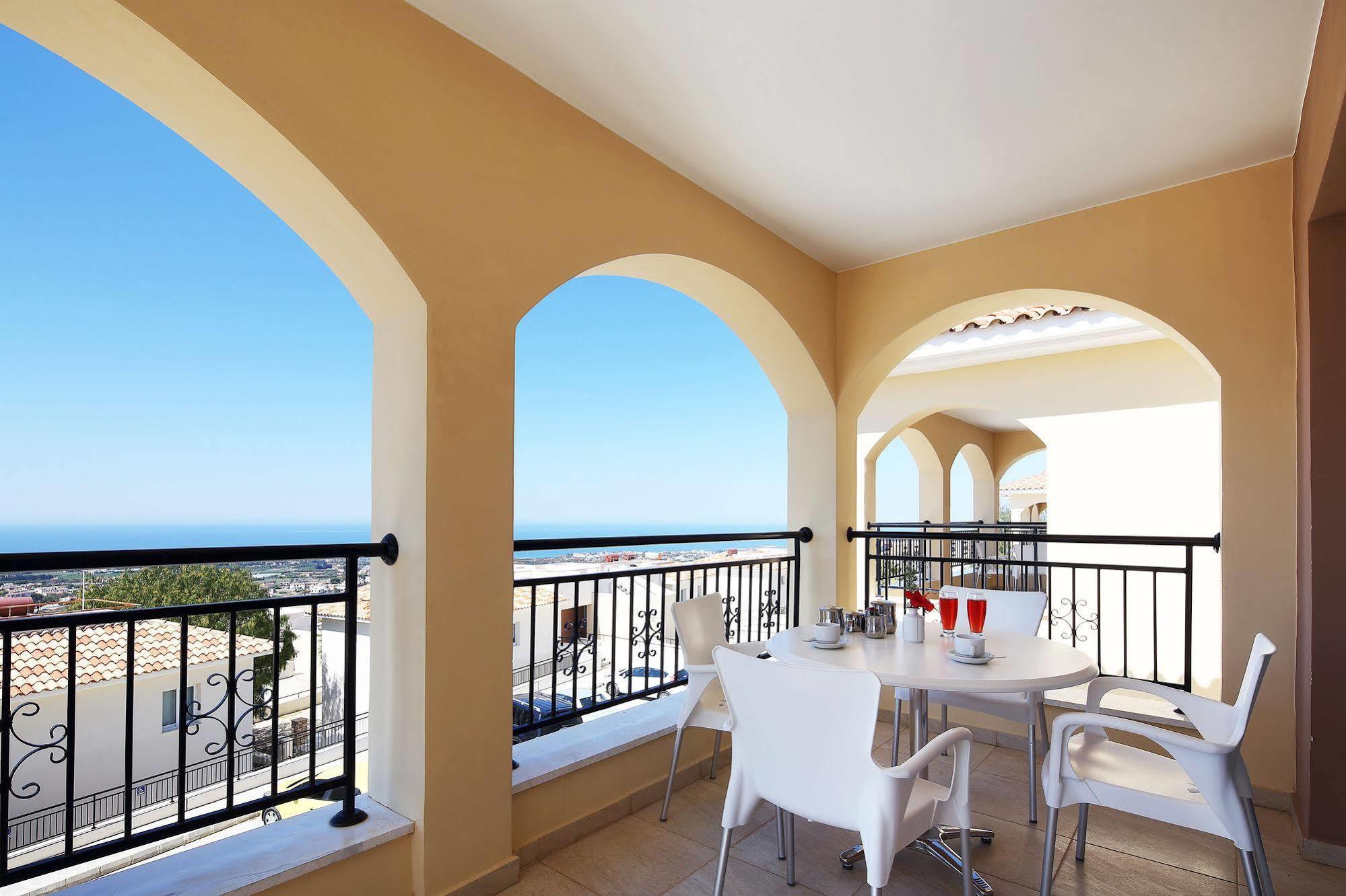 Club St. George (Adults Only) Aparthotel Trimitusa Buitenkant foto