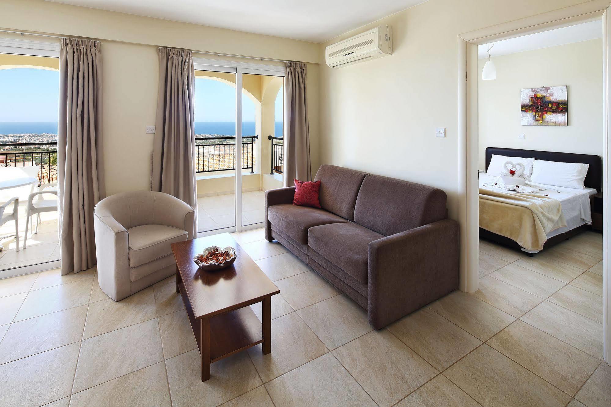 Club St. George (Adults Only) Aparthotel Trimitusa Buitenkant foto
