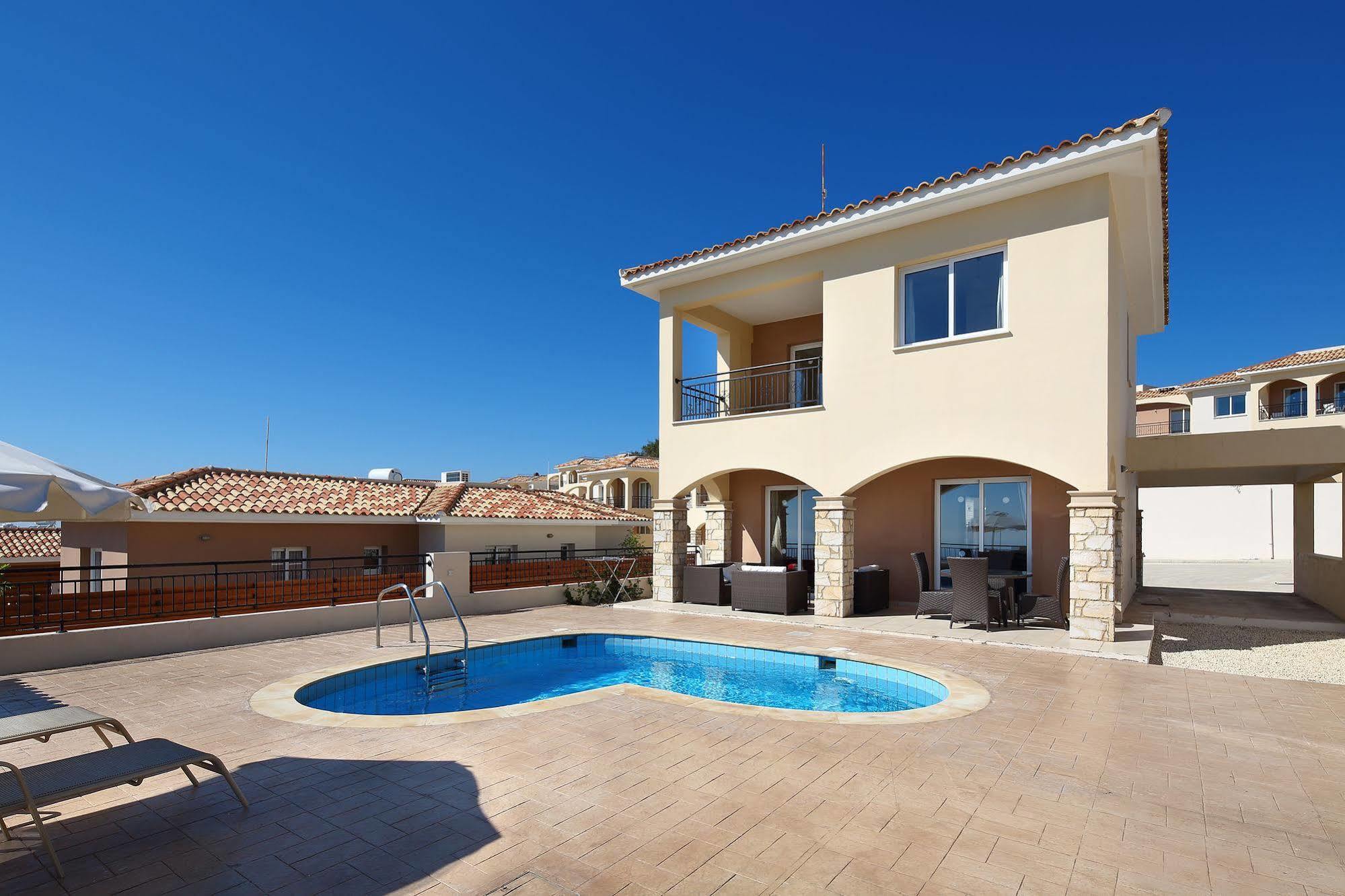 Club St. George (Adults Only) Aparthotel Trimitusa Buitenkant foto