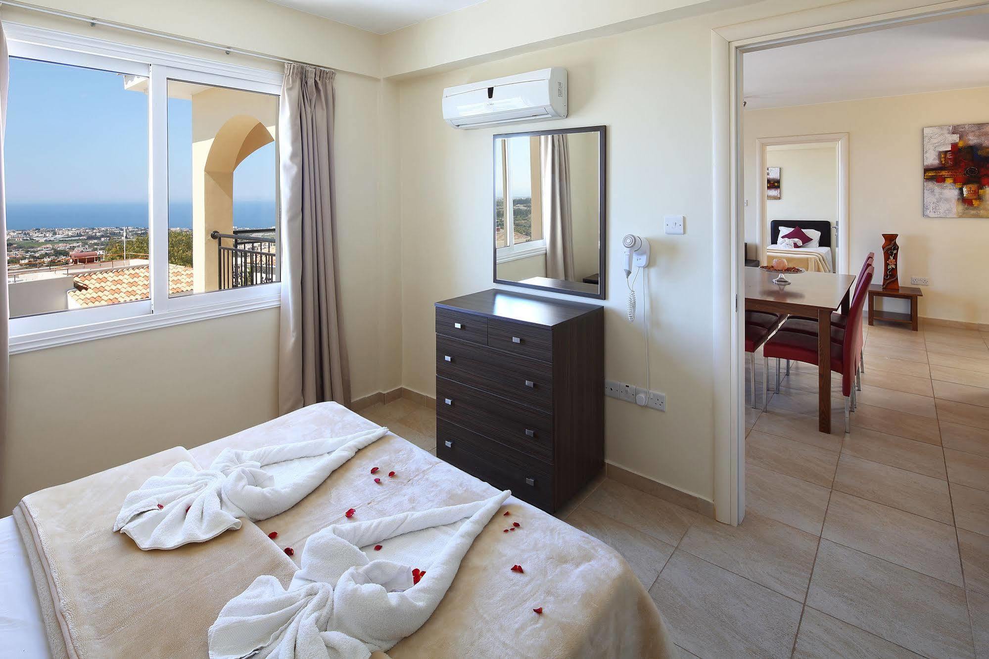 Club St. George (Adults Only) Aparthotel Trimitusa Buitenkant foto