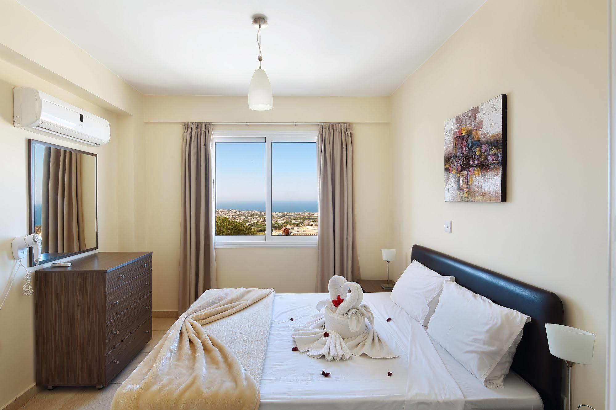 Club St. George (Adults Only) Aparthotel Trimitusa Buitenkant foto