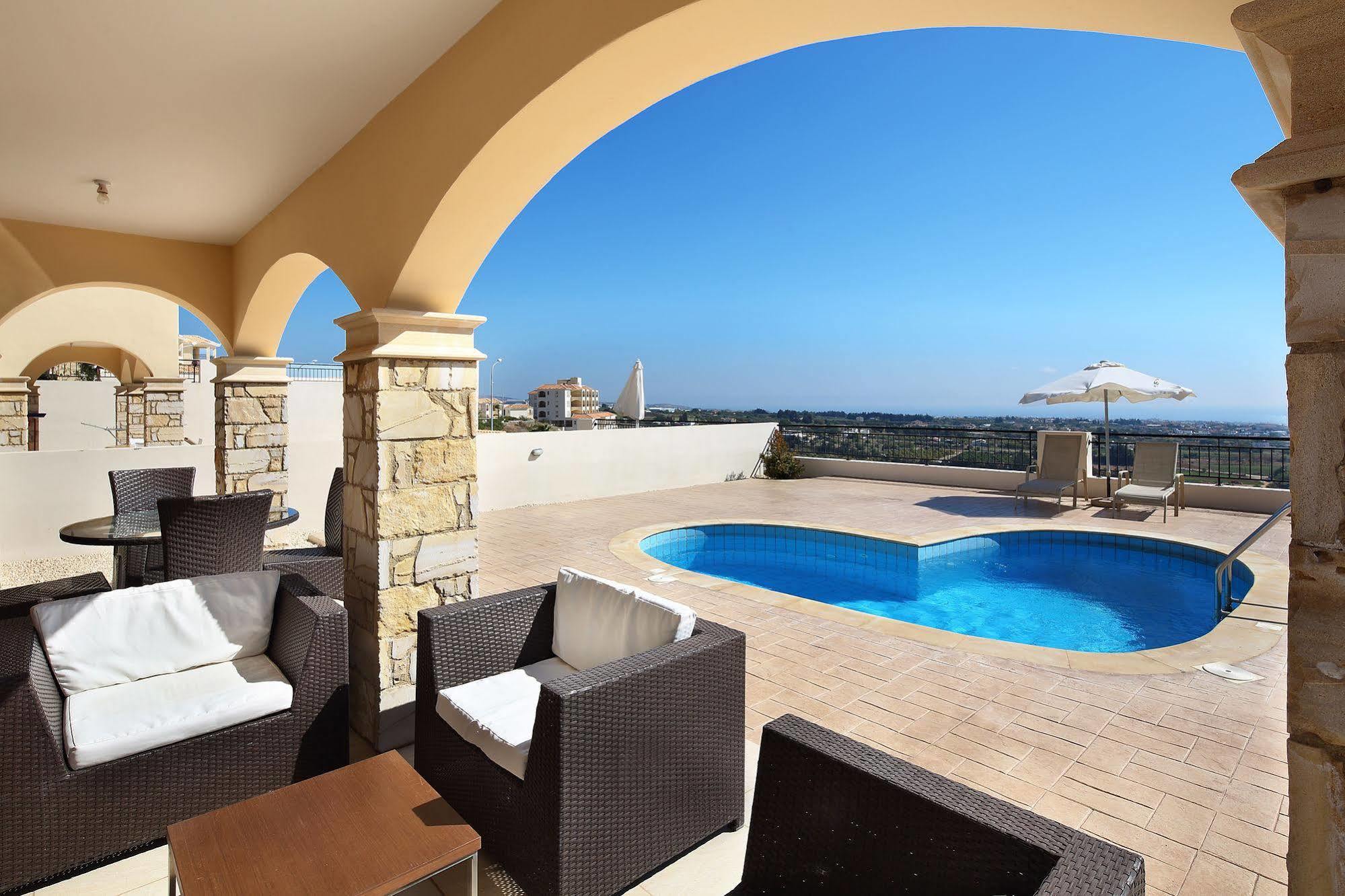 Club St. George (Adults Only) Aparthotel Trimitusa Buitenkant foto